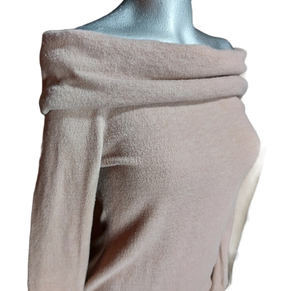 Rue21 Off Shoulder Sweater Dress Tag says Medium but fits more like a Small - Picture 3 of 7
